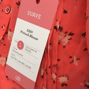 cabi Pintuck Blouse.   Smoke and Pet-free home.